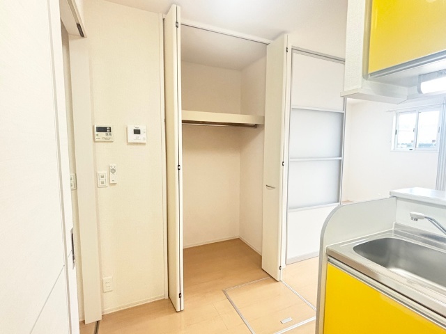 収納　別号室の反転間取りの写真流用