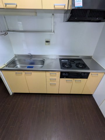 キッチン　コンパクトなキッチンで掃除もラクラク