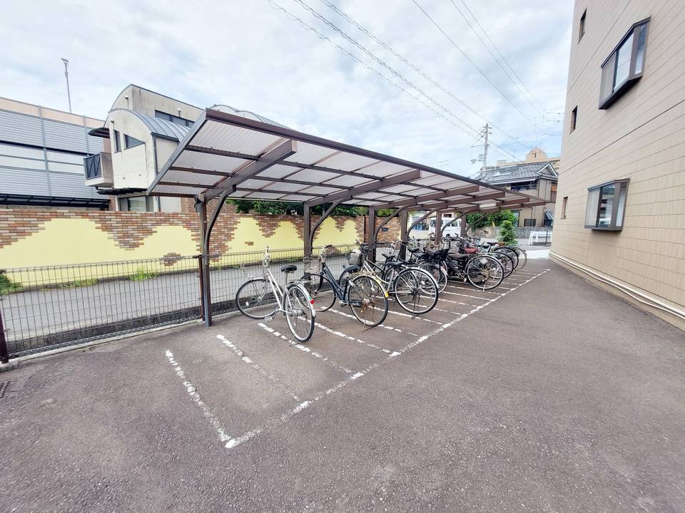 駐車場　駐輪場
