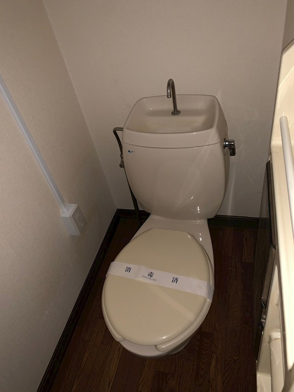 トイレ　別部屋参照