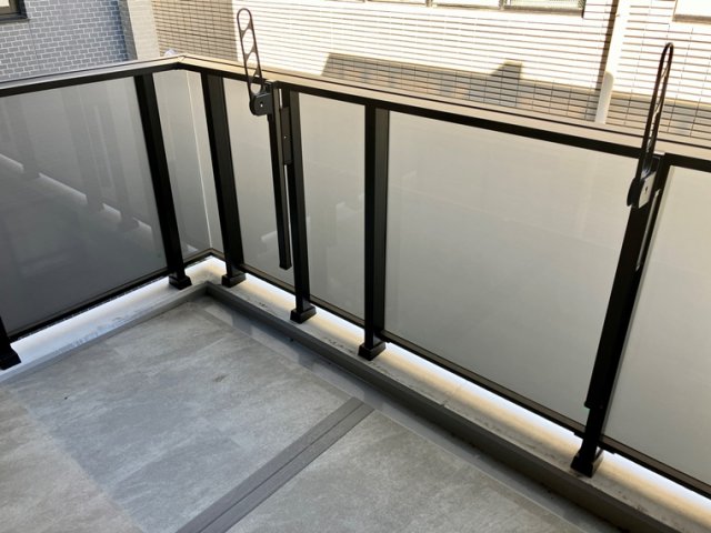 バルコニー　バルコニーからの眺めを楽しみながら食事をしませんか