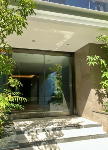 エントランス　清潔なエントランスです