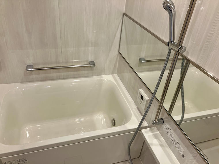 バス・シャワールーム　コンパクトで使いやすいお風呂です