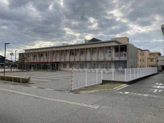 小学校　富山市立速星小学校（小学校）まで674m