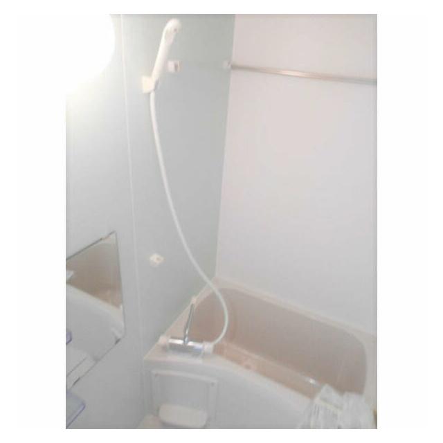 バス・シャワールーム　浴室乾燥機付きバス。