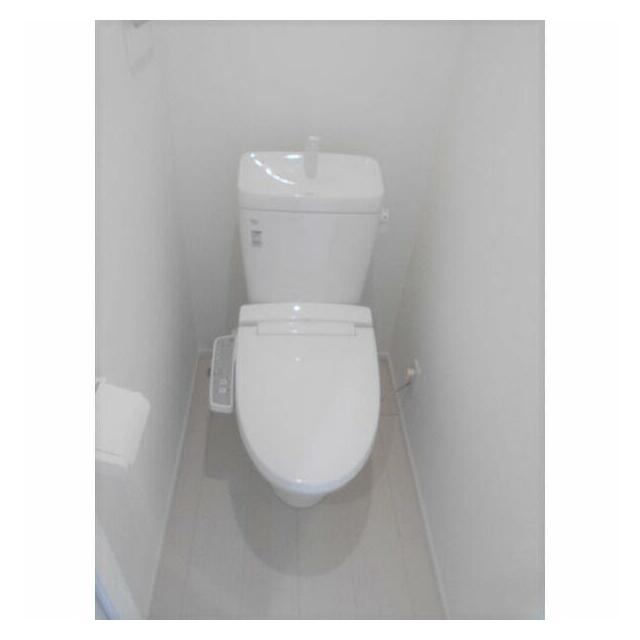 トイレ　温水洗浄便座。