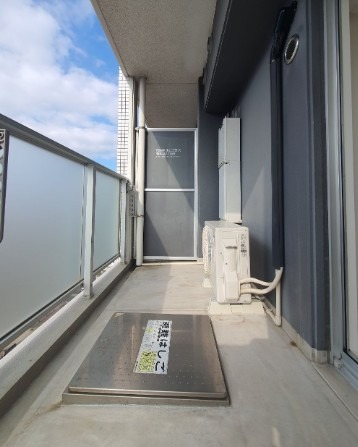 バルコニー　洗濯物はこちらへどうぞ。