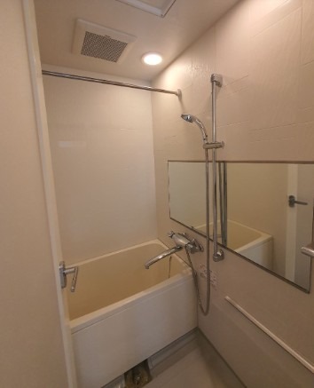 バス・シャワールーム　一日の疲れを癒しましょう。