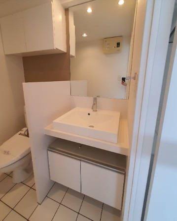 洗面設備　朝の支度はこちらでどうぞ。