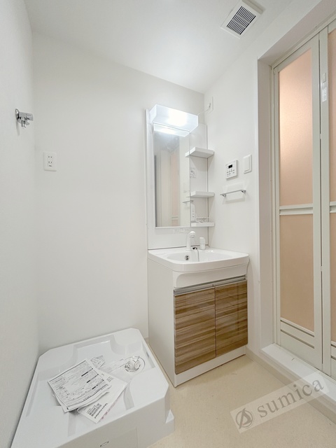 洗面設備　同施工の参考写真です