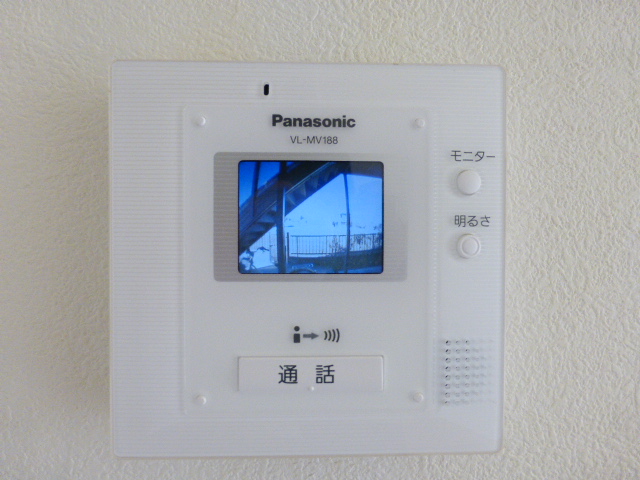セキュリティ　急な訪問者をモニターで確認出来る　TVドアホン