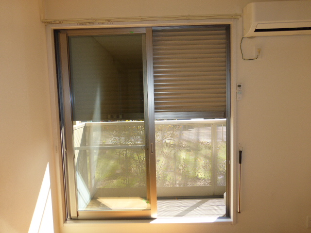 セキュリティ　防犯シャッター付