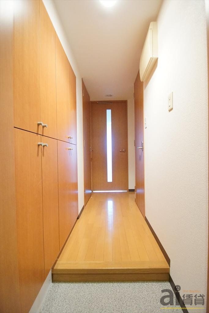 玄関　※別号室写真です。