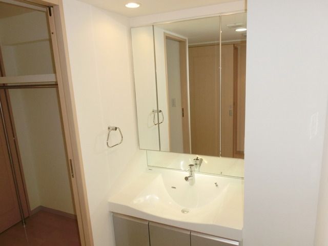 洗面設備　★生活に便利な独立洗面台です★