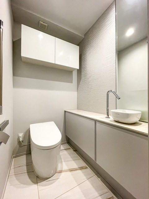 トイレ　※写真は同タイプ住戸です。