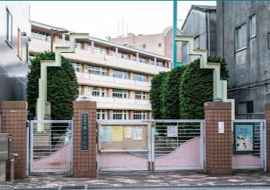 小学校　足立区立梅島小学校（小学校）まで700m