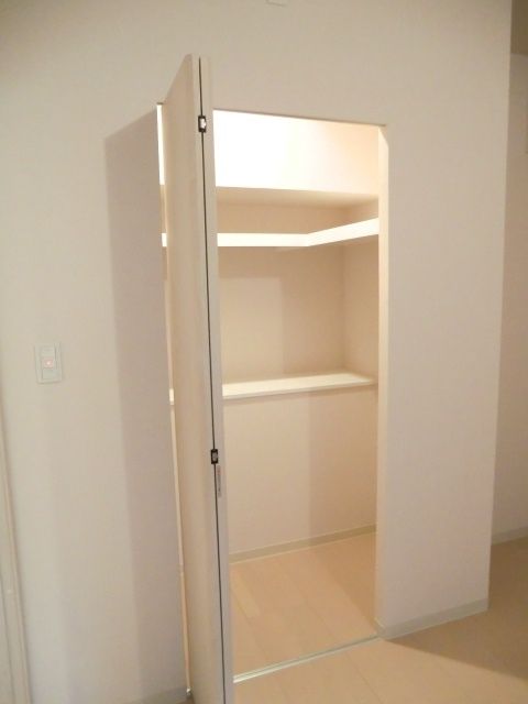 収納　★たっぷりサイズのウォークインクローゼット★