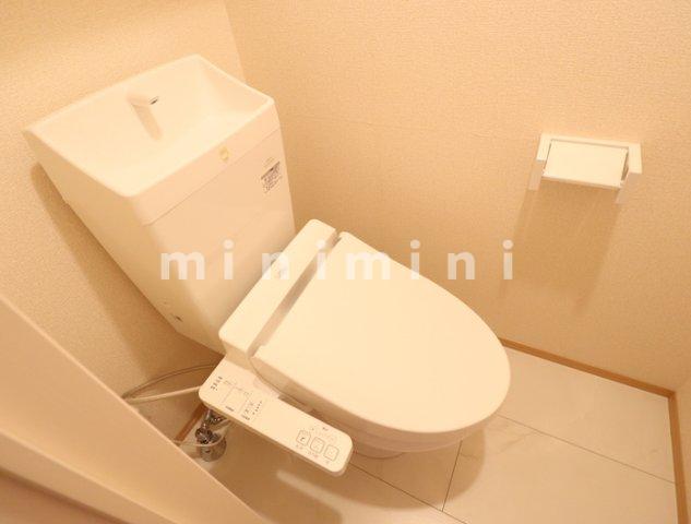 トイレ　※写真は別号室のものですので現状優先とさせていただきます