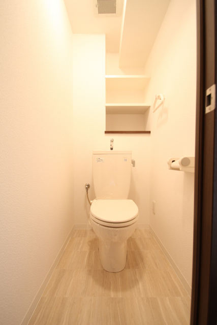 トイレ　※別室の参考写真の為、現況優先です。