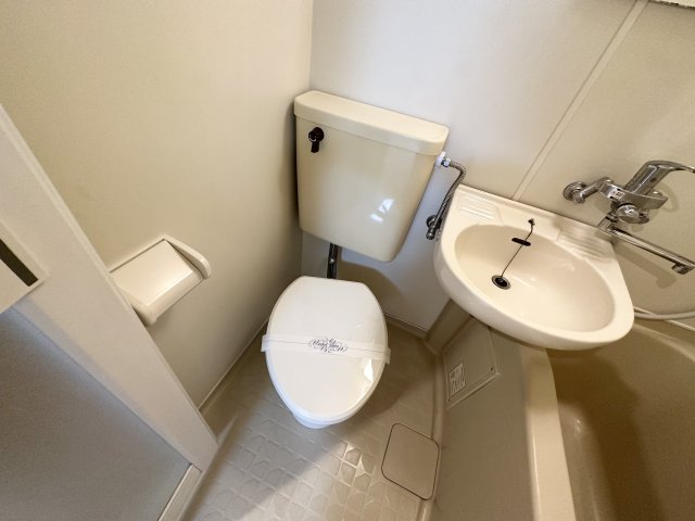 トイレ　浴室内にトイレがあります☆