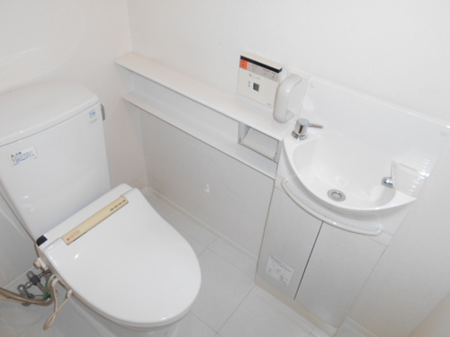 トイレ　洗浄機能付き便座　※2022年10月撮影