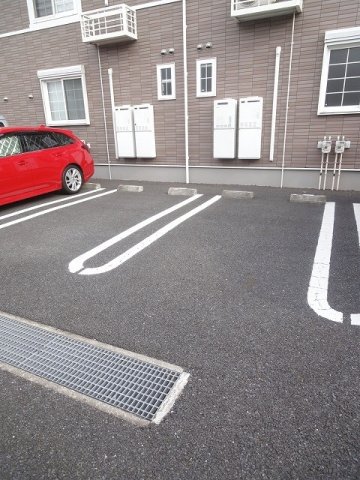 駐車場　駐車場に車を止められます