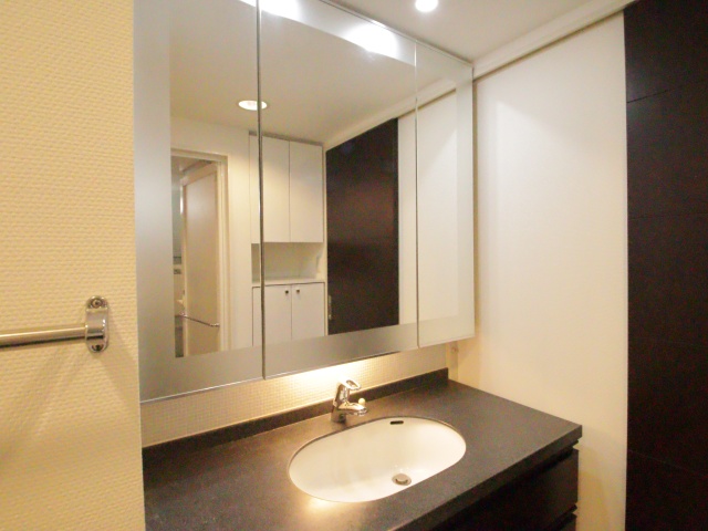洗面設備　※別室の参考写真の為、現況優先です。