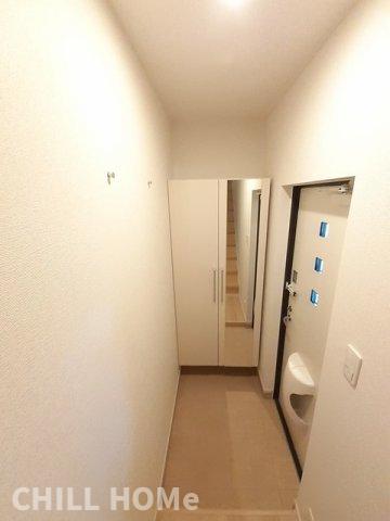 玄関　当社、チルホームのHPもご覧ください(^^)/物件情報多数♪