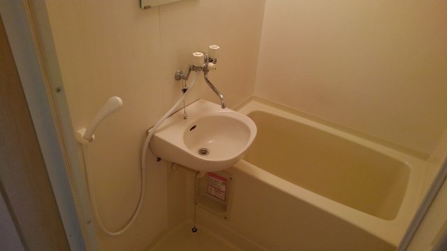 バス・シャワールーム　コンパクトなお風呂♪