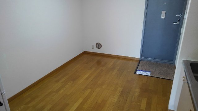 玄関　玄関からすぐ居室へ♪