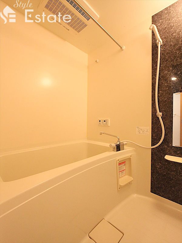 バス・シャワールーム　バスルーム