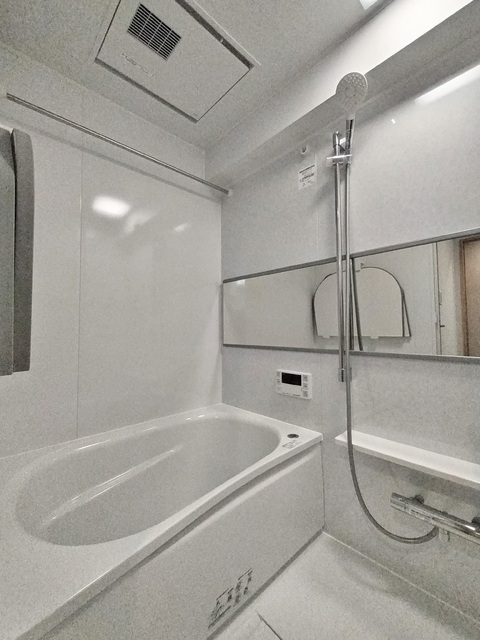 バス・シャワールーム　★追焚付　広々バスルーム★