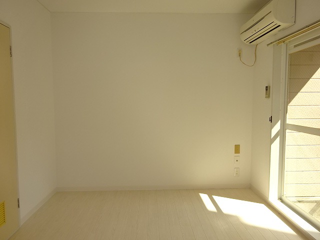 居室・リビング　寝室