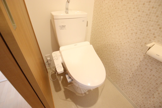 トイレ　※別室の参考写真の為、現況優先です。