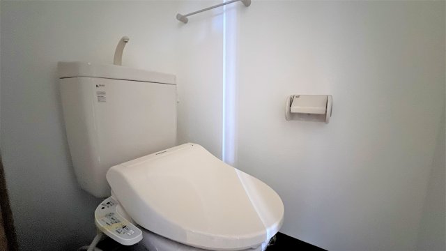 トイレ　※反転タイプの間取となります。