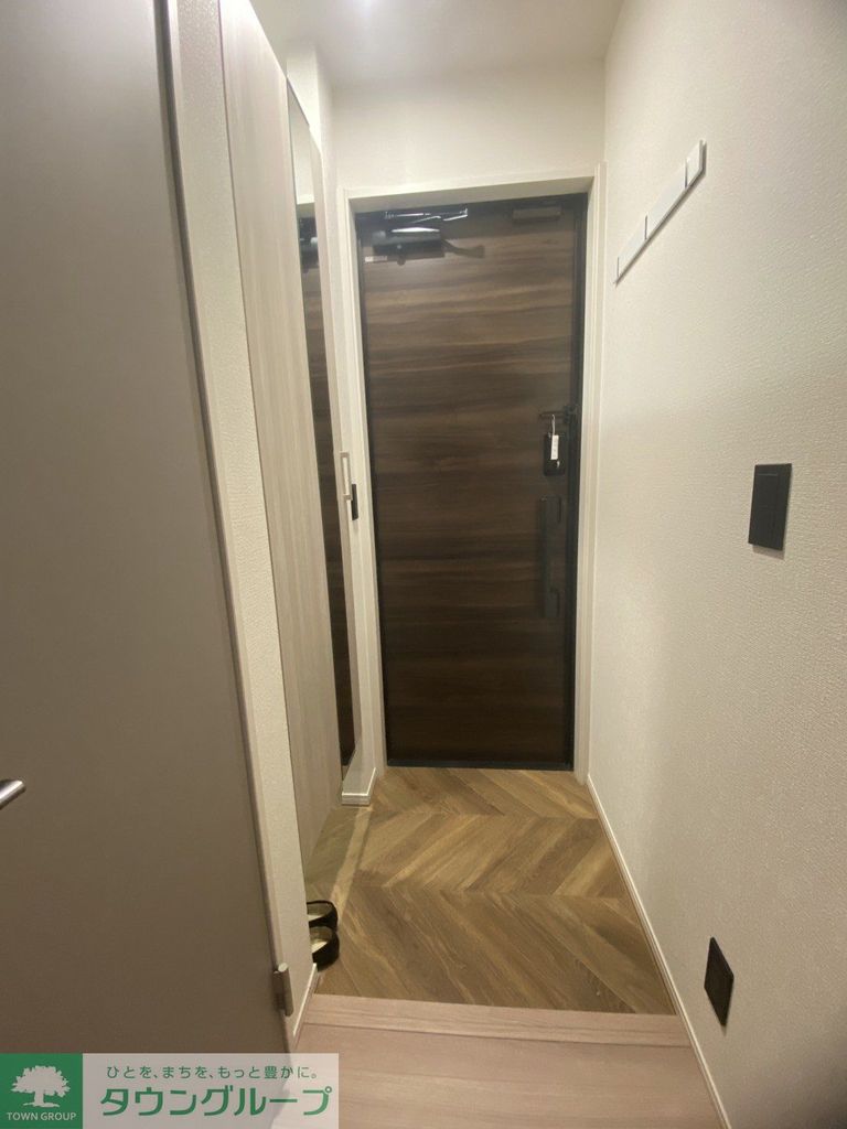 Auspicious Houseの玄関写真
