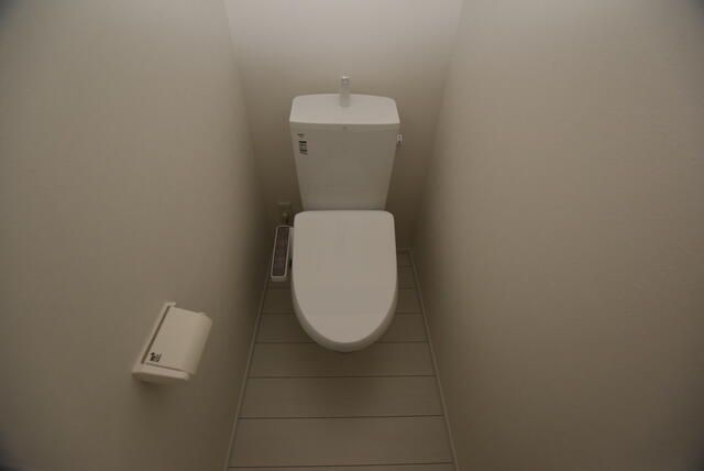 トイレ　ザ・テラス滝野川　北区滝野川５