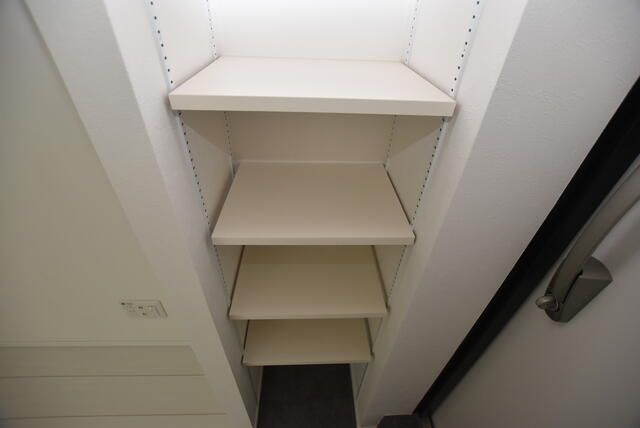 収納　ザ・テラス滝野川　北区滝野川５