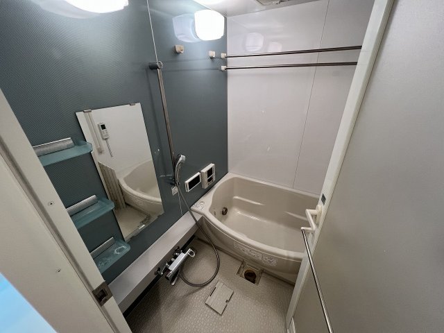 バス・シャワールーム　浴室テレビ・浴室乾燥機付きのお風呂です