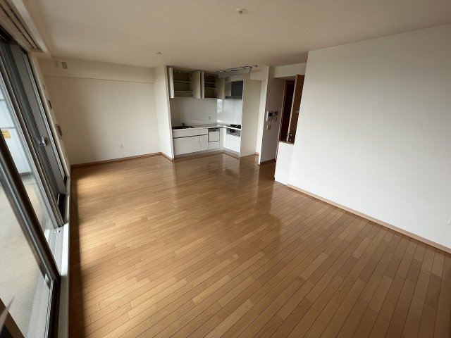 居室・リビング　エアコン・床暖房のあるリビングです