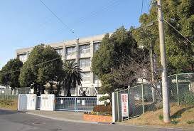 中学校　明石市立江井島中学校（中学校）まで566m