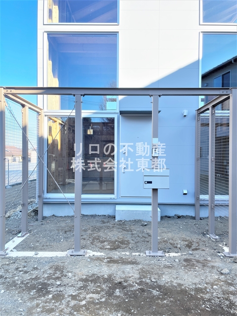 玄関　玄関前の様子です。