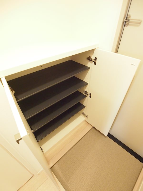 玄関　収納もある玄関です