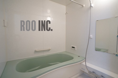 バス・シャワールーム　写真は反転のお部屋です