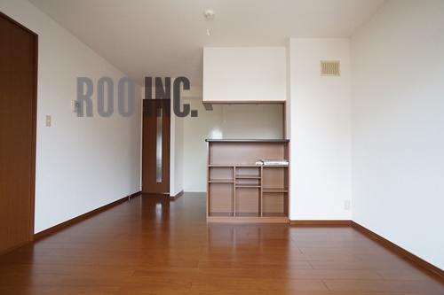 居室・リビング　写真は反転のお部屋です