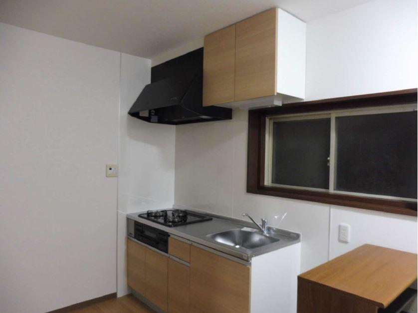 キッチン　料理が楽しくなる三口コンロのシステムキッチン