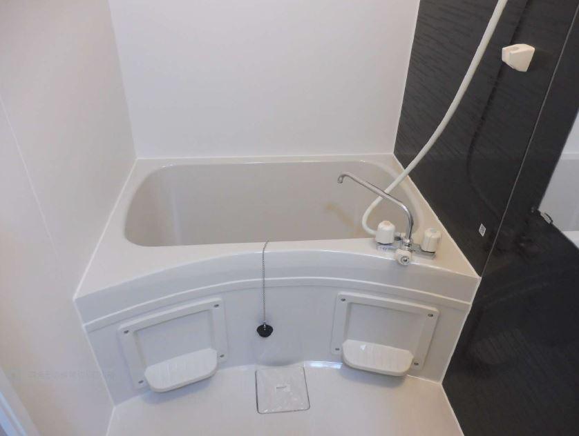 バス・シャワールーム　広々バスルーム