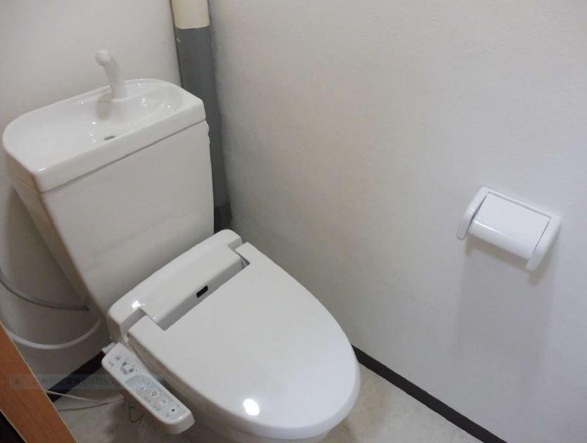 トイレ　温水洗浄便座