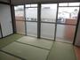 眺望　明るい和室で家族団欒