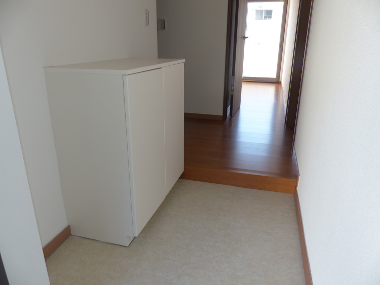 玄関　玄関（下駄箱付き）